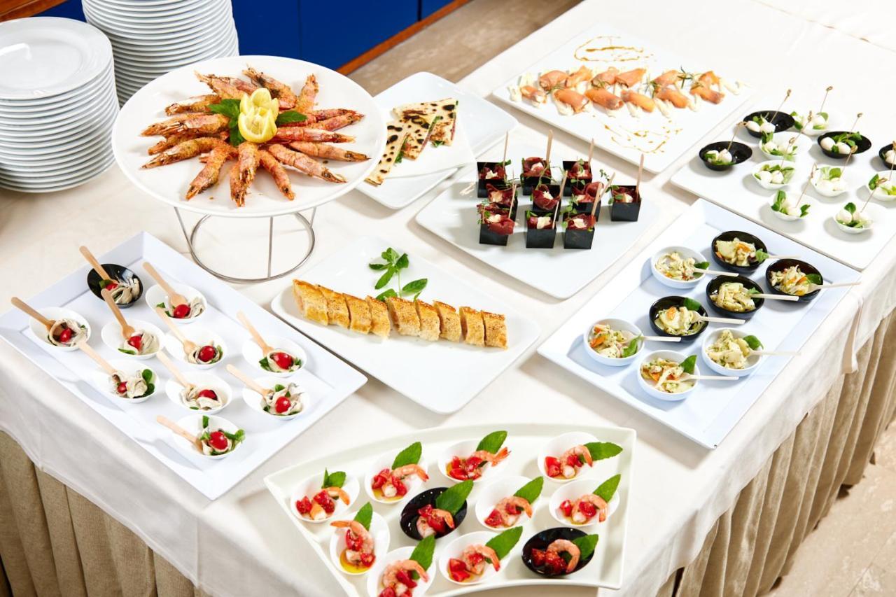 Hotel Ascot Riccione Bagian luar foto