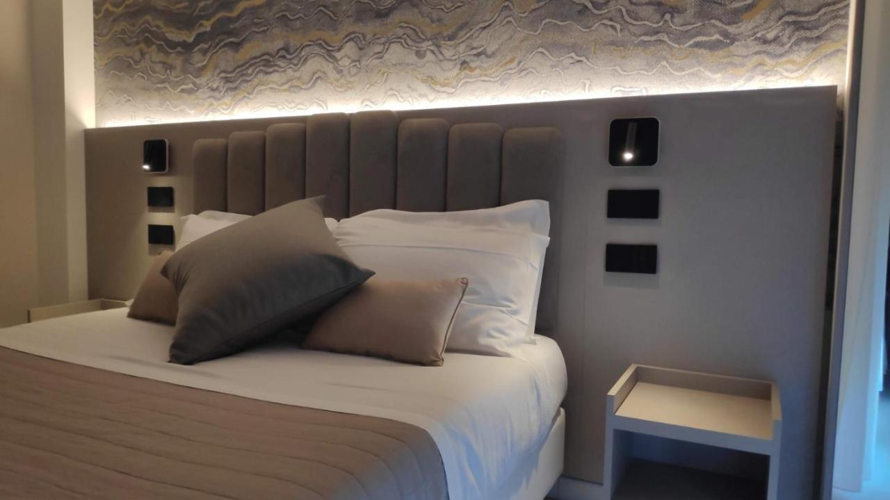 Hotel Ascot Riccione Bagian luar foto