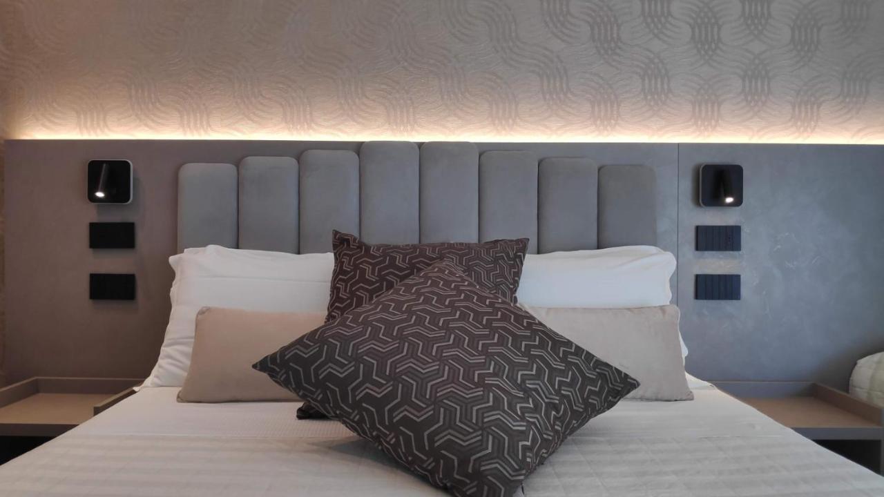 Hotel Ascot Riccione Bagian luar foto