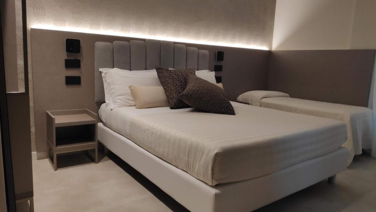 Hotel Ascot Riccione Bagian luar foto