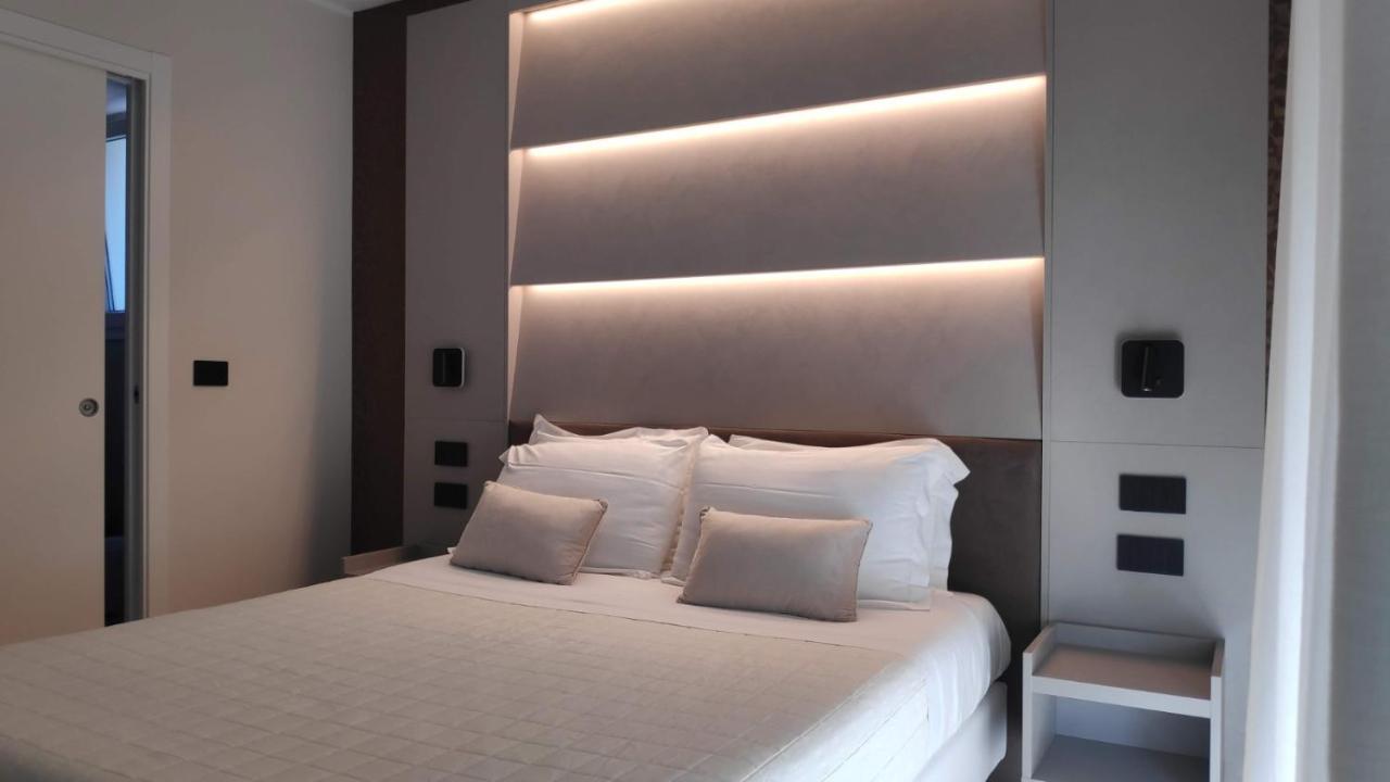 Hotel Ascot Riccione Bagian luar foto