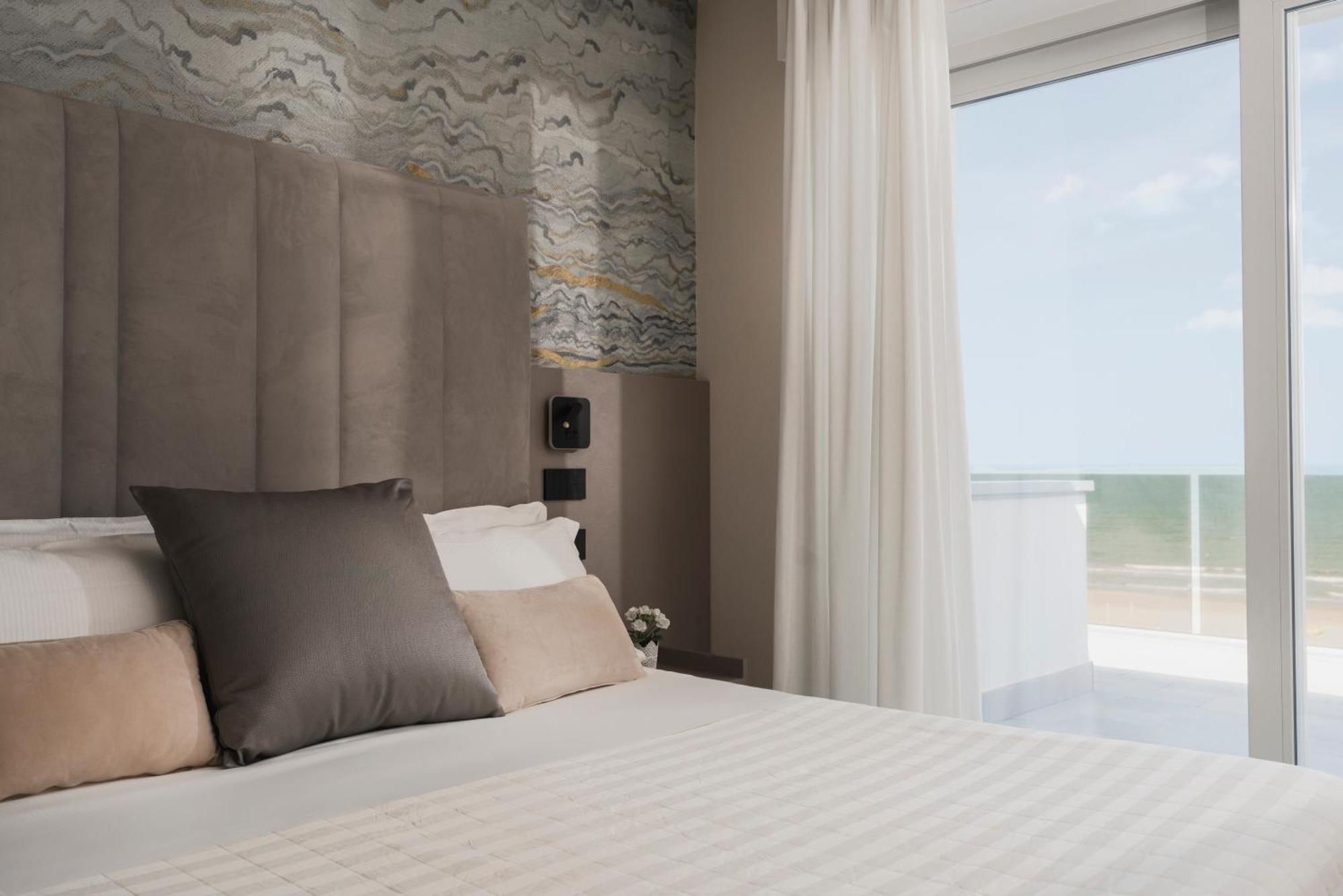 Hotel Ascot Riccione Bagian luar foto
