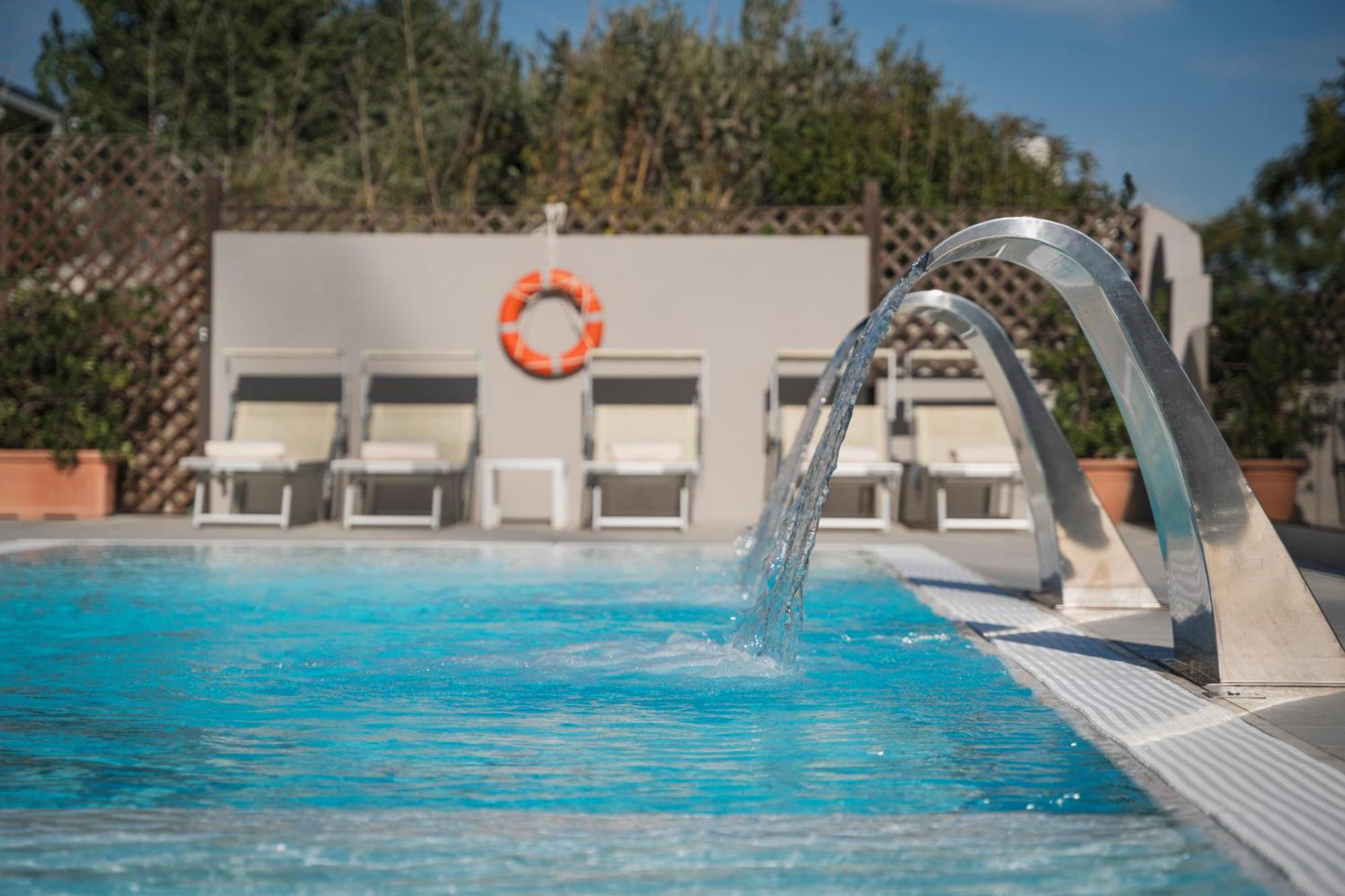 Hotel Ascot Riccione Bagian luar foto