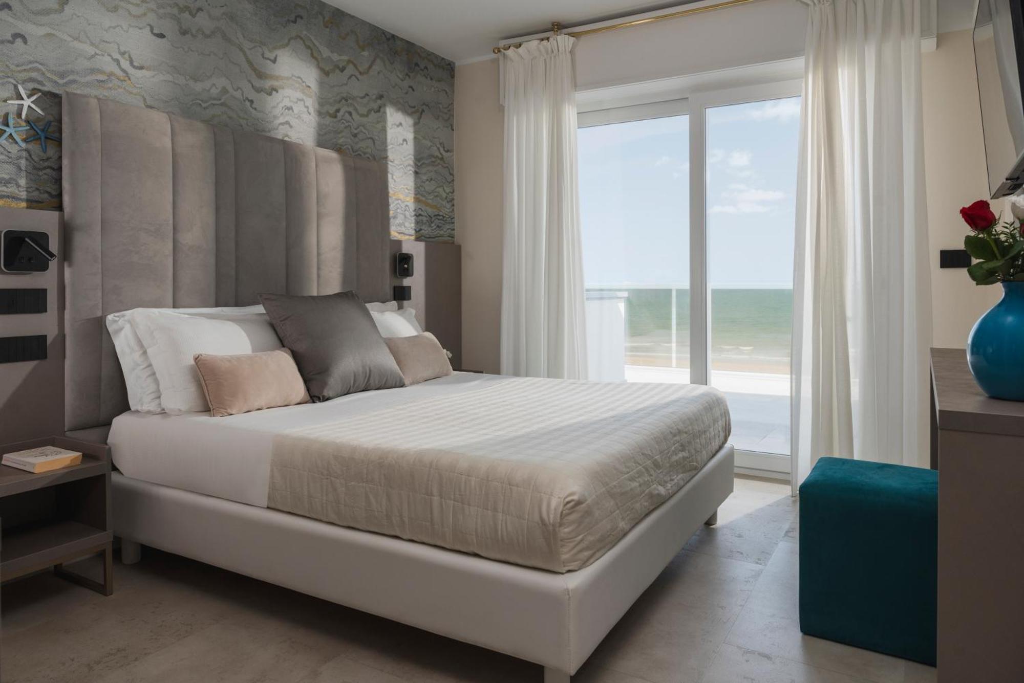 Hotel Ascot Riccione Bagian luar foto