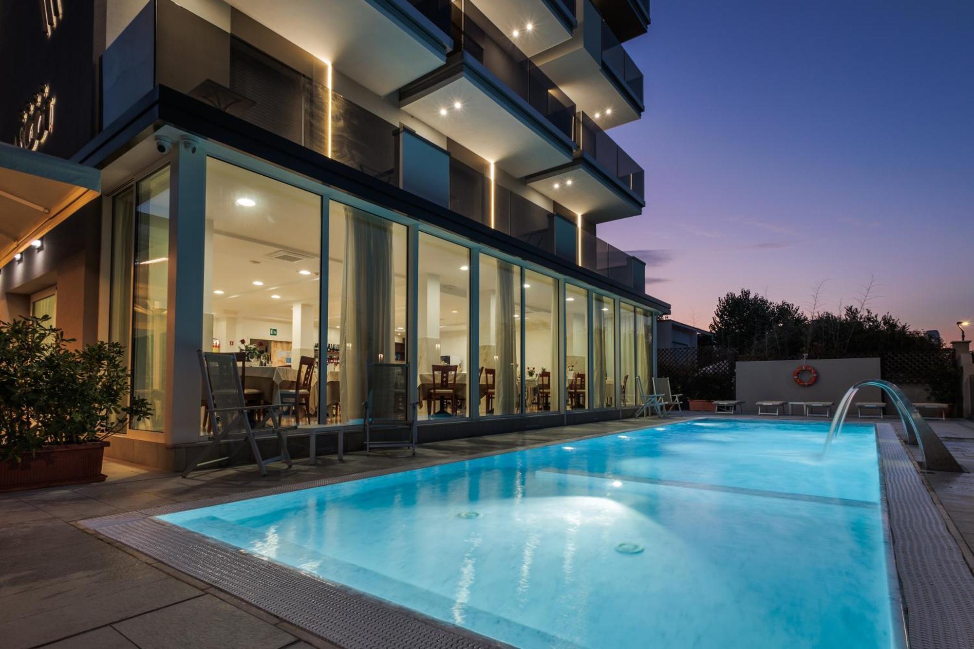 Hotel Ascot Riccione Bagian luar foto