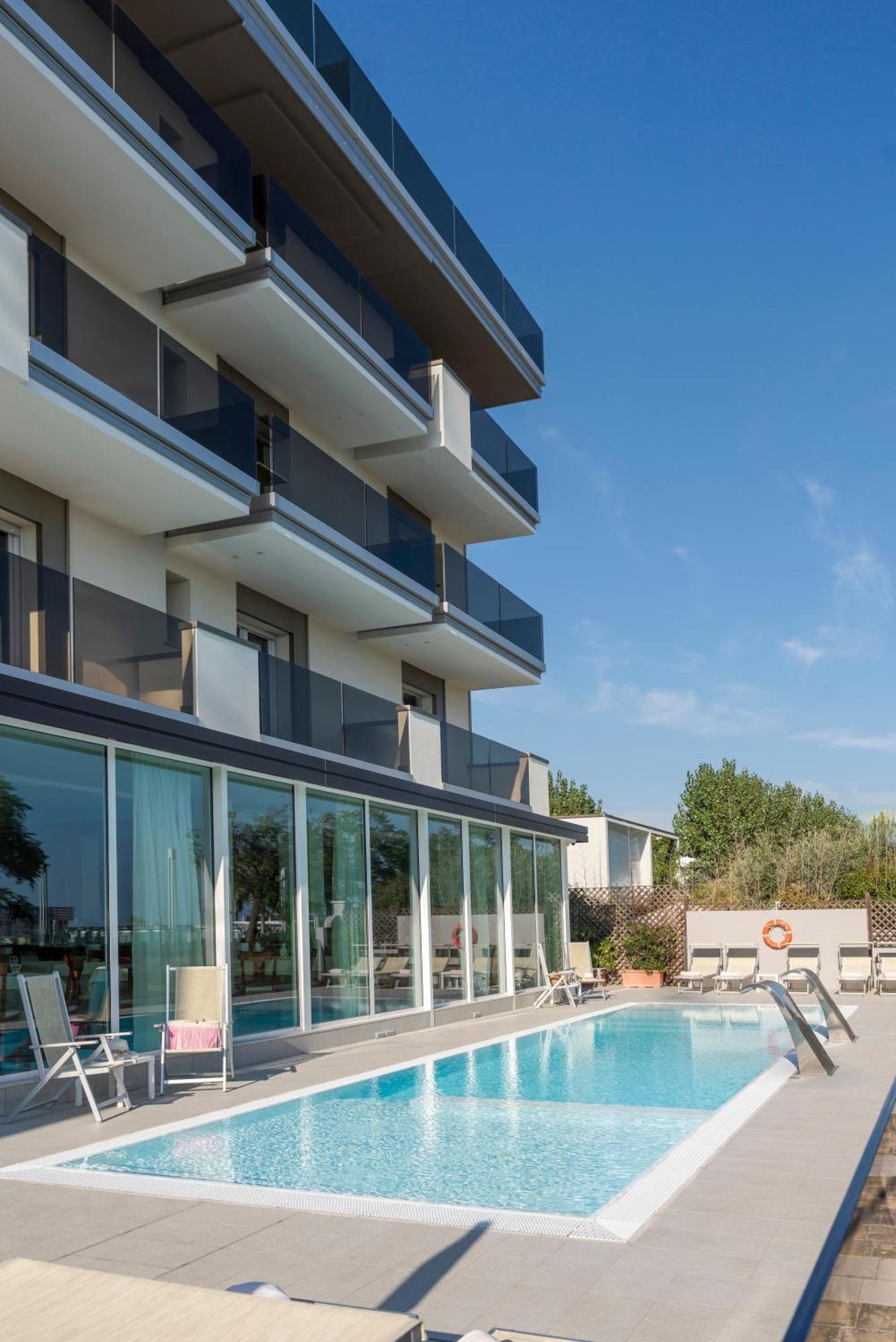 Hotel Ascot Riccione Bagian luar foto