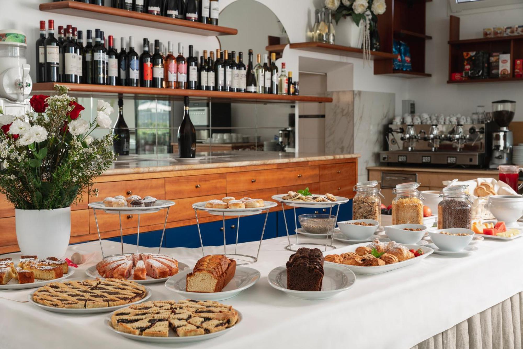 Hotel Ascot Riccione Bagian luar foto