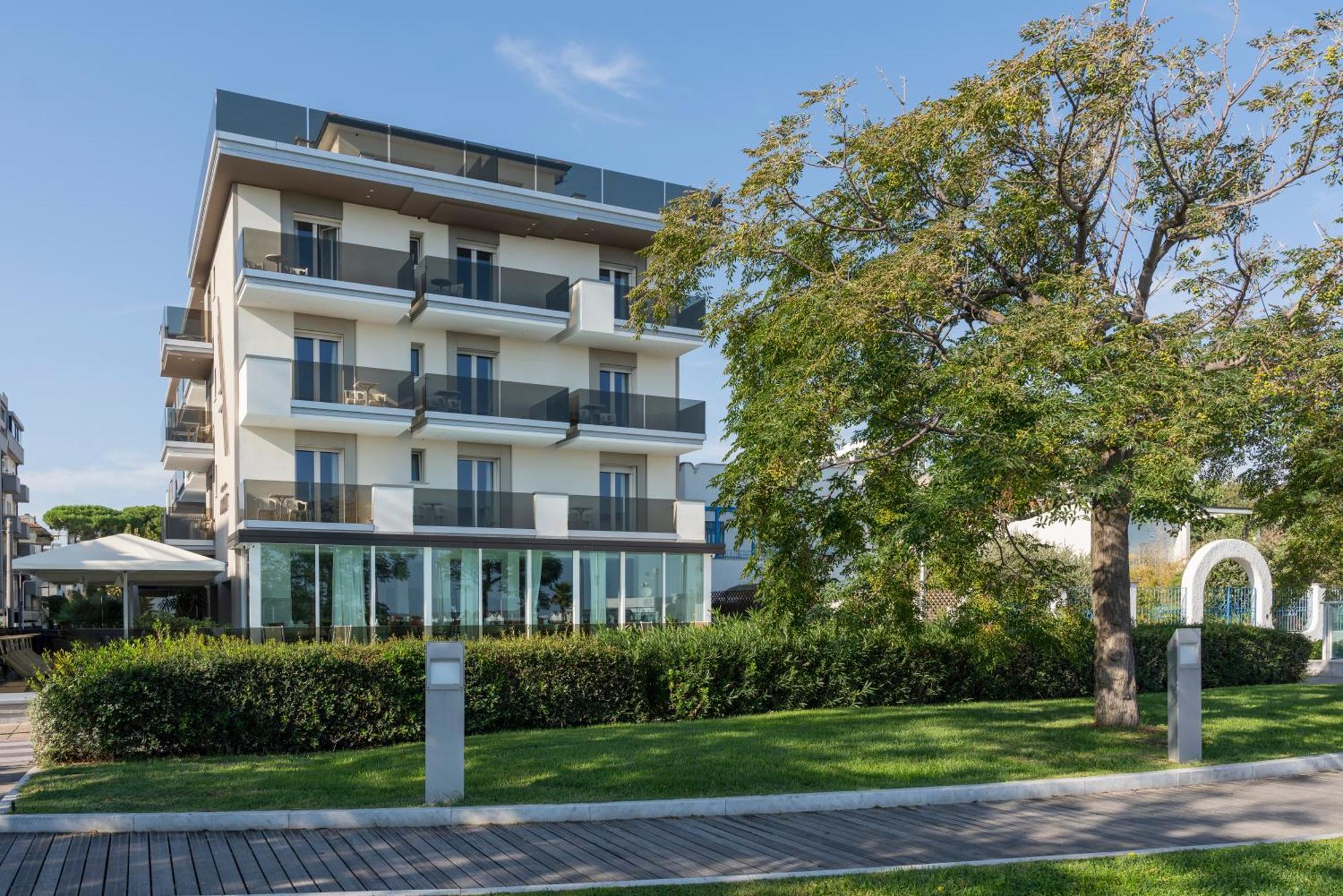 Hotel Ascot Riccione Bagian luar foto